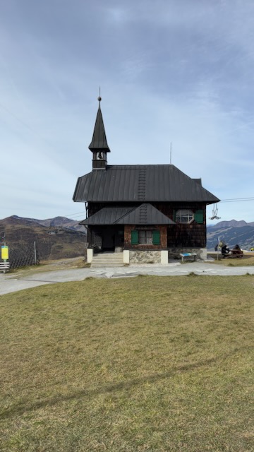 Kerkje boven op de Schmittenhohe