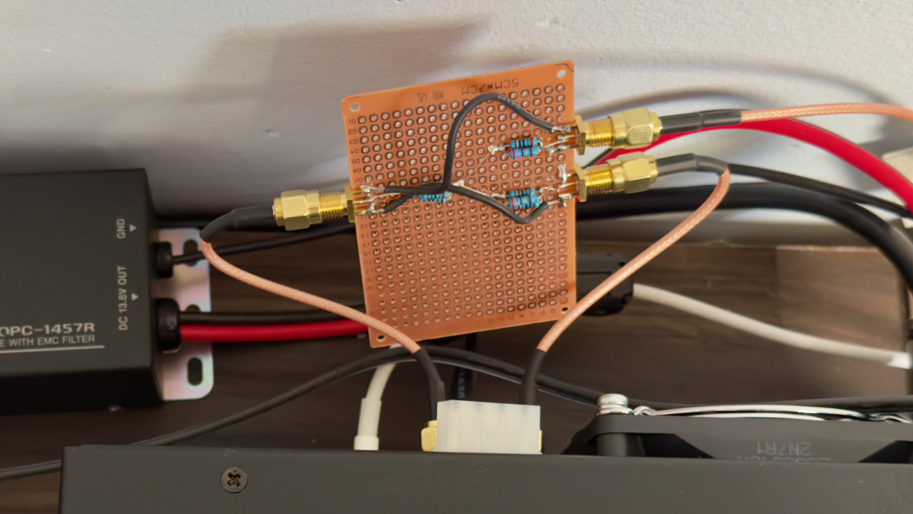 RF splitter op een experimenteerbordje